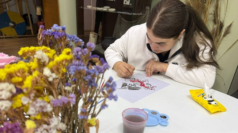 Один дотик — і народжується мистецтво: майстерклас від Ольги Шевченко у Первомайському музеї