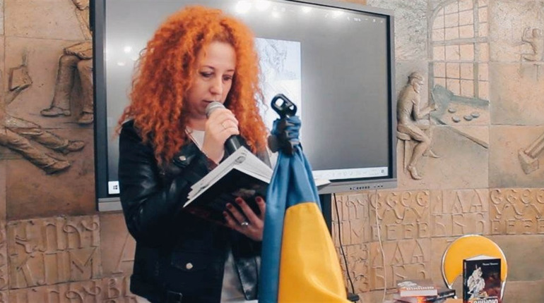 «Зараз пишу про війну. Але вірю, що вже скоро писатиму про Перемогу!» — Nezlamna Vi