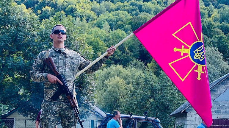 Журналіст, військовий, репер. Творчість на передовій: Олексій Лютий презентує трек «48»