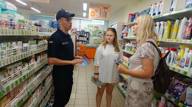 Рятувальники Нікопольщини закликають не ігнорувати сигнали про повітряну тривогу