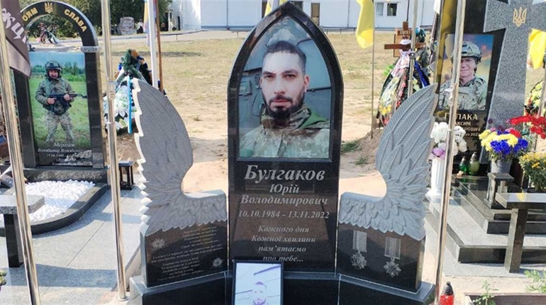 Пам'ятники з натурального граніту за вигідними цінами в Переяславі