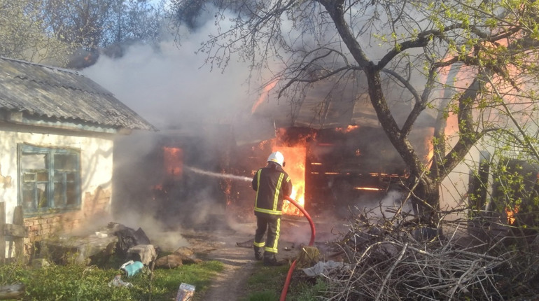 Через пожежу загинув господар приватного будинку у Шосткинській громаді