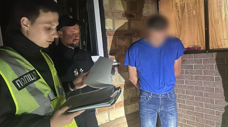 На Київщині чоловік намагався викрасти 6-річну дівчинку: поліція повідомила зловмиснику про підозру