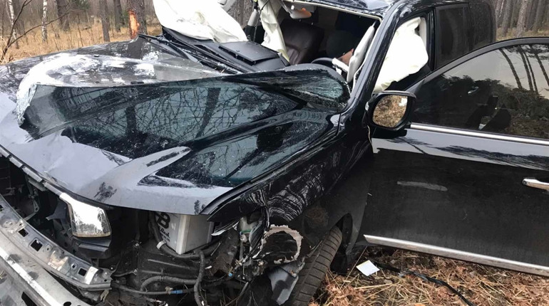 Аварія поблизу Сарн: автомобіль злетів у кювет