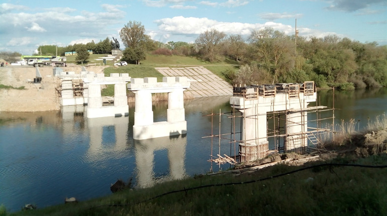 Міст обіцяють відкрити раніше