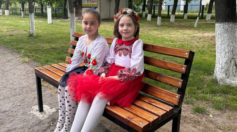 Як просили: у Біляївці в парку удосконалили усі лавочки. Зробили їх більш комфортними