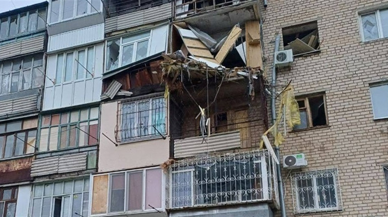 На Херсонщині армія рф завдала ударів по житлових кварталах, критичній та соціальній інфраструктурі