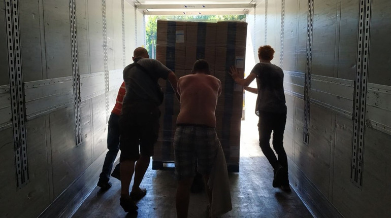 Волонтерство у прифронтовому Миколаєві: історія студента, який працює на гуманітарному фронті