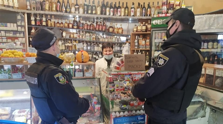У Фастові поліція перевіряє, чи дотримуються підприємці та громадяни карантинних правил