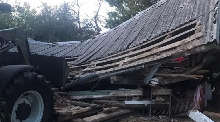 На Фастівщині під час обвалу будинку постраждав підліток