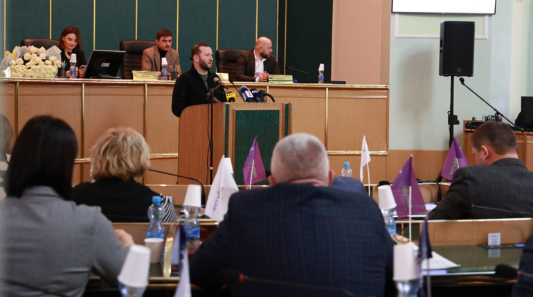 Очільник Хмельницької ОВА взяв участь у пленарному засіданні сесії облради