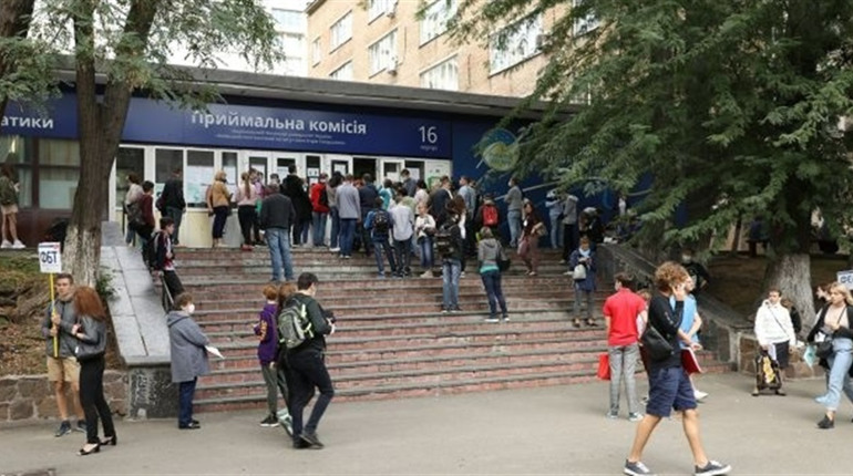 Вступна кампанія-2023: які документи потрібні абітурієнтам