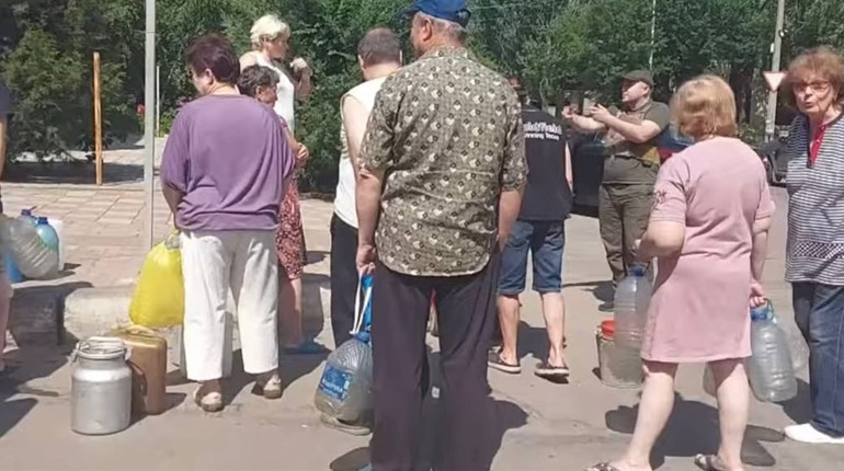 Майже 4 місяці без води: репортаж про життя мешканців Торецька