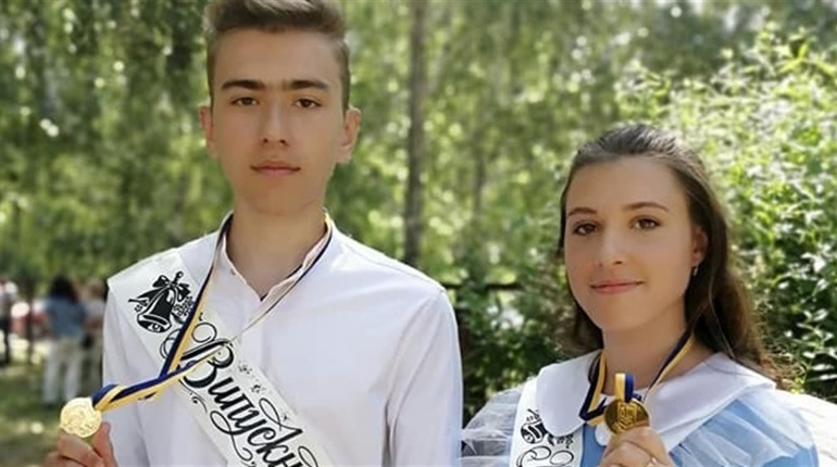 П’ятнадцять випускників гадяцьких шкіл отримали золоті медалі