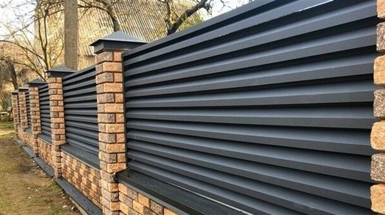 Про переваги та особливості паркану жалюзі розповість спеціаліст від Будстрой