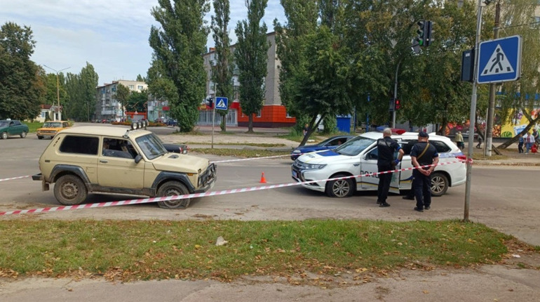 На вулиці Чернігівський в результаті вибуху пошкоджені авто