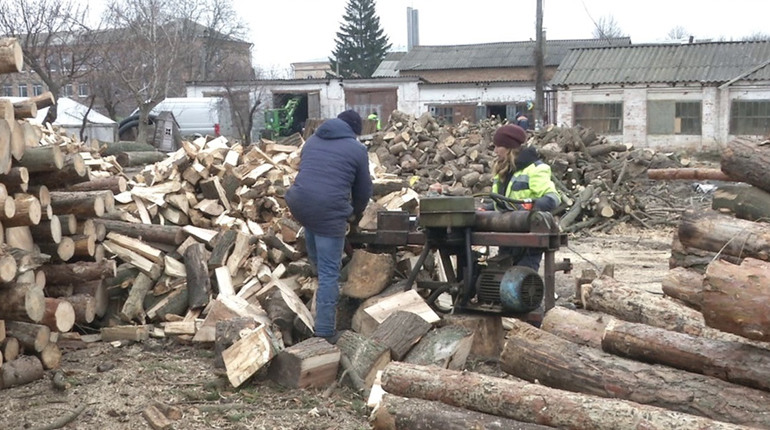 У питанні забезпеченні золотонісців твердим паливом насамперед дивляться на реальну потребу