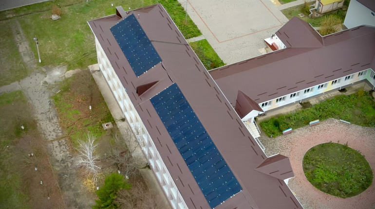 Cім шкіл Одещини стали енергонезалежними навіть під час блекаутів. Одна з них — в Одеському районі