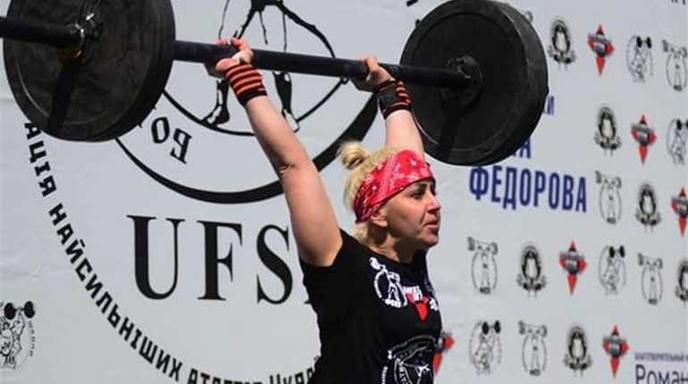 Попаснянка стала срібною призеркою Чемпіонату України з богатирського багатоборства