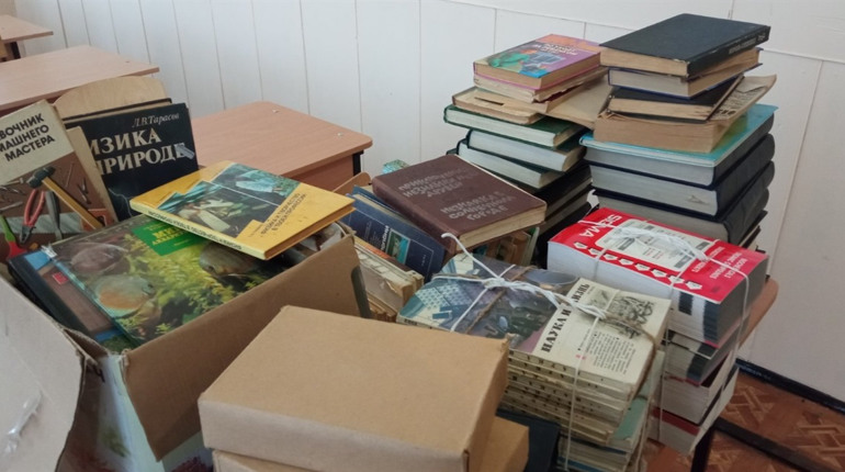 Російськомовні книги конвертують у донати на ЗСУ. У Глухівському коледжі стартувала благодійна акція