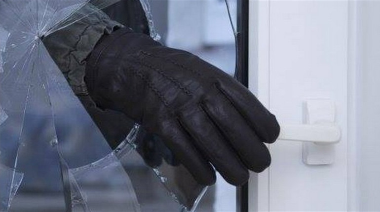 У Ніжині серед ночі пограбували кіоск