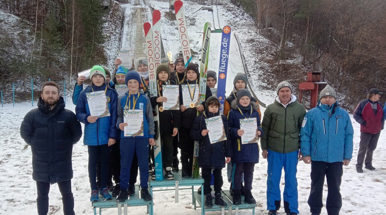 У Кременці змагалися лижники: результати Чемпіонату України