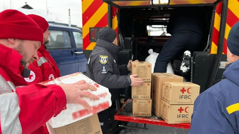 На Чернігівщині передали допомогу затопленим селам області