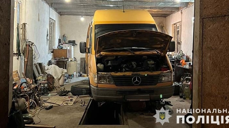 У Кременці під час ремонту авто загинув чоловік