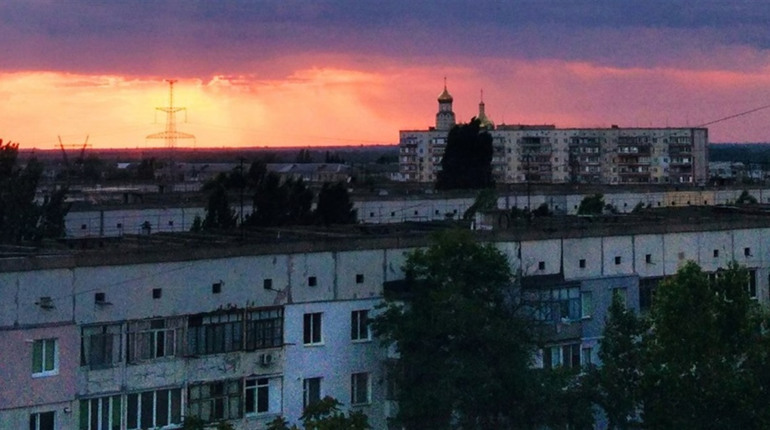У Новій Каховці звучать кулеметні черги