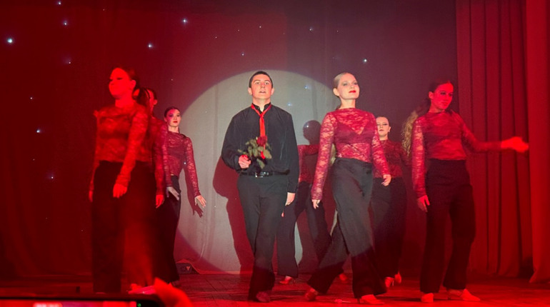 «Коли тіні захопили світ»: У Первомайську відбулася масштабна прем’єра хореографічної вистави