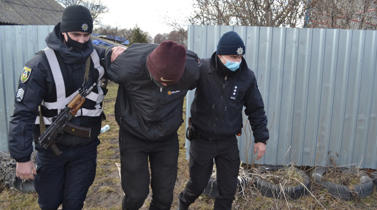 Як на гарячому ловили серійного крадія: будні фастівської поліції