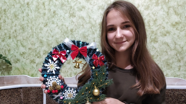 Майстер–клас з виготовлення  різдвяного віночка до Нового року