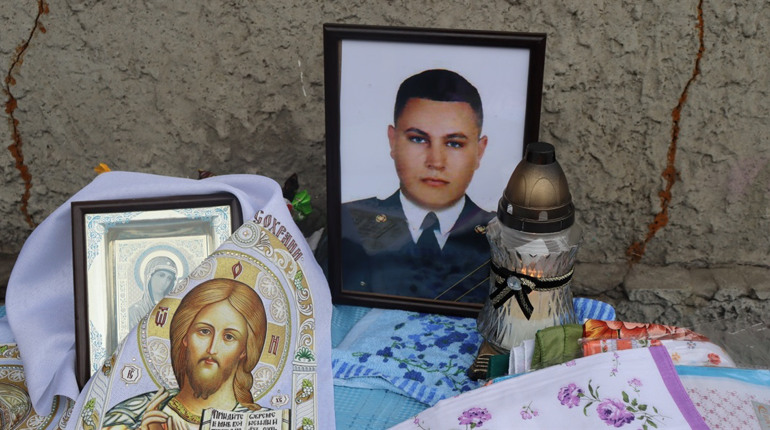 На щиті повернувся додому захисник України Ростислав Скляренко (ВІДЕО)