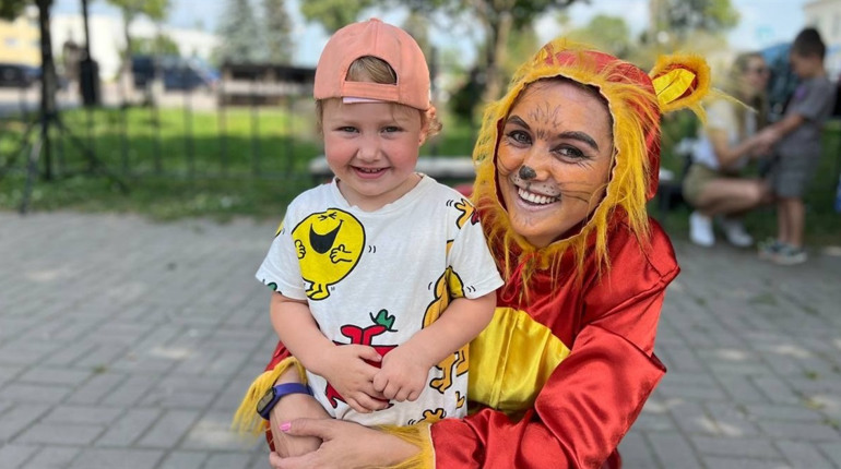 У центрі Глухова відбулося яскраве свято для малечі. Що цікавого було