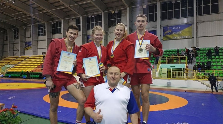 Самбістка зі Сватового стала першою у молодіжному чемпіонаті України зі спортивного і бойового самбо