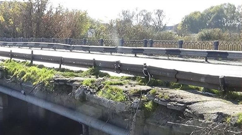 Старокостянтинівський міст через річку Случ закривають на ремонт