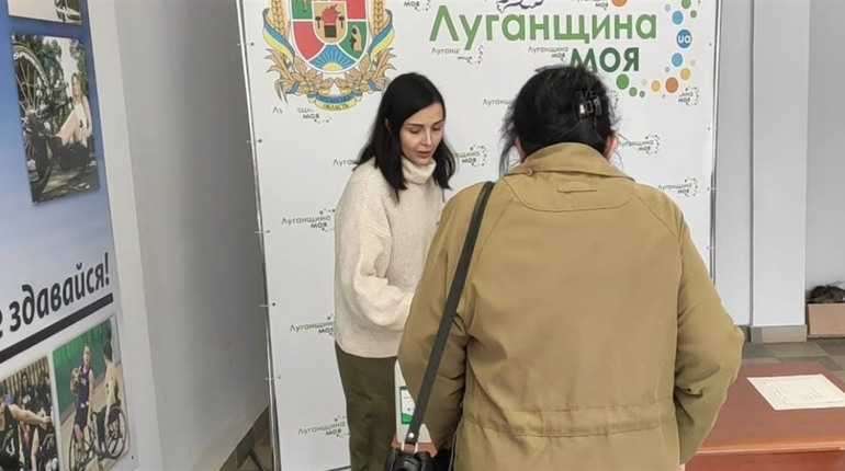 Для переселенців з Луганщини відкрили новий гуманітарний хаб на Житомирщині. Адреса