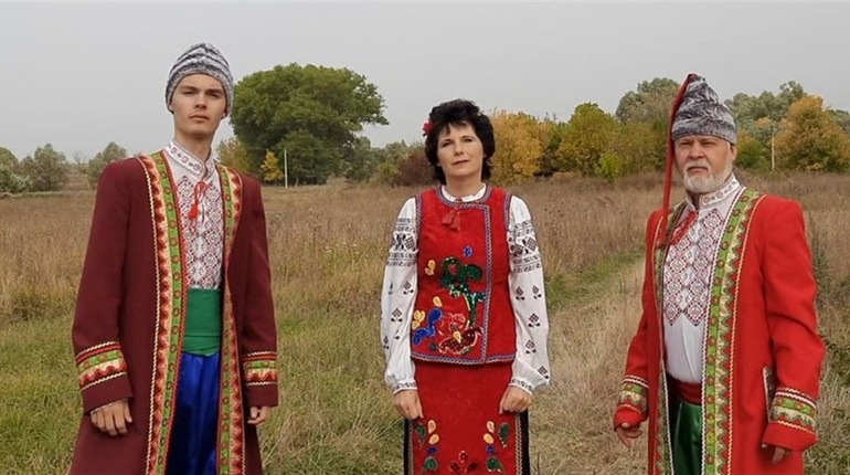 Білопільські митці долучились до флешмобу виконання пісні "Ой у лузі червона калина..."