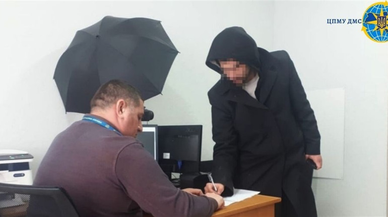 Депортували за хуліганство: громадянин Ізраїлю примусово повернувся з Умані додому