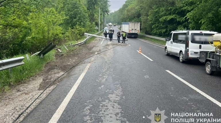 Аварія з потерпілими у Кременці на Осовиці