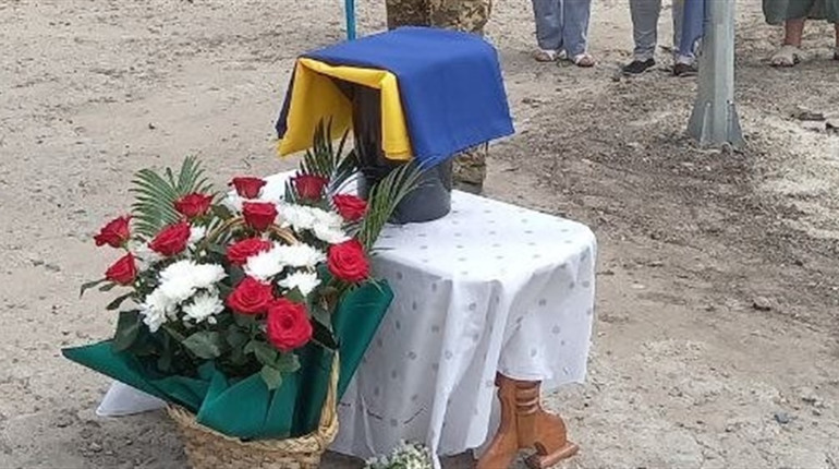 Дмитра Лінського поховали на Алеї Героїв в Краснограді: як пройшла церемонія прощання. Фоторепортаж