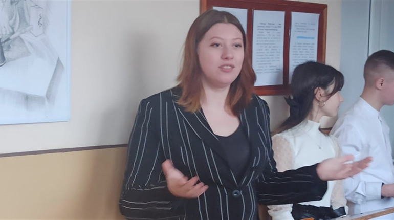 Випускниця Старокостянтинівської художньої школи представила персональну виставку