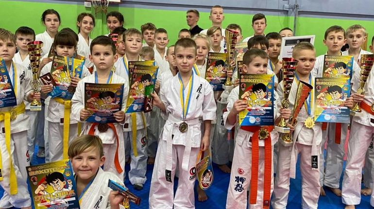 Каратисти з Калинівки завоювали 29 нагород на змаганнях у Києві