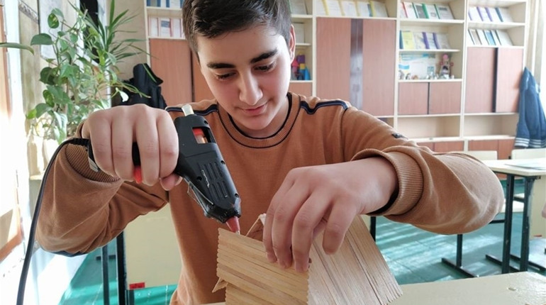 Школи Сірогозщини на тиждень перетворилися на дослідницькі лабораторії, а учні стали винахідниками