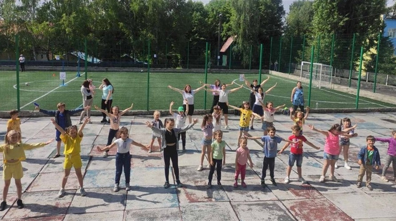 Балтський педагогічний фаховий коледж зустрів переселенців та влаштував спортивний захід для дітей