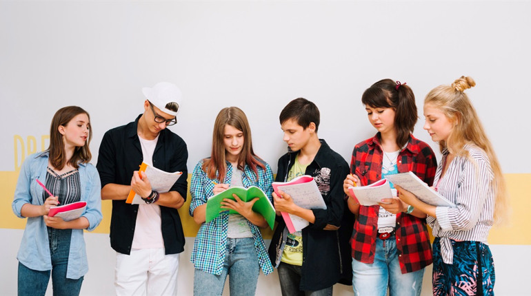 Українські студенти вивчатимуть «Основи національного спротиву»: ухвалили закон