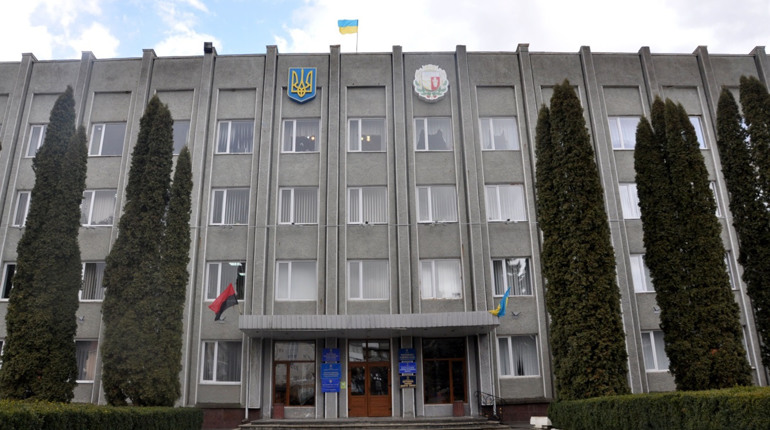 У Чортківській райдержадміністрації спорожніли кабінети