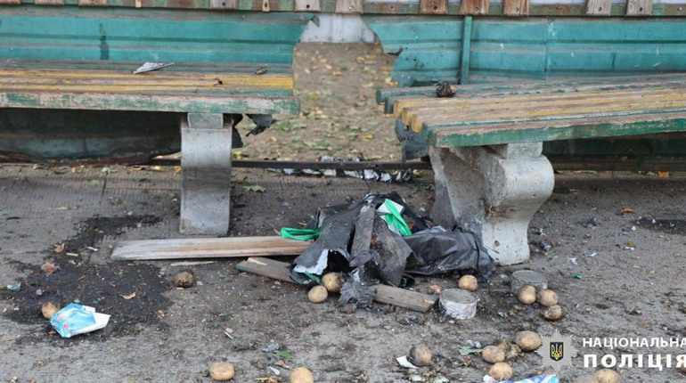 Окупанти вдарили FPV-дроном по зупинці громадського транспорту в Куп’янську