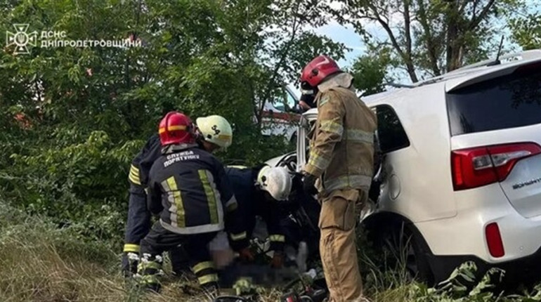 Біля П'ятихаток сталася смертельна ДТП: загинули двоє водіїв, постраждали двоє дітей