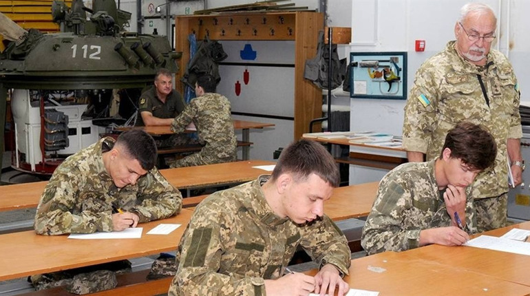 Україна готує студентів до війни: кого це торкнеться